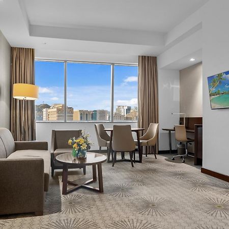 Holiday Suites Al Azizia Mecca Exterior photo A room at the hotel