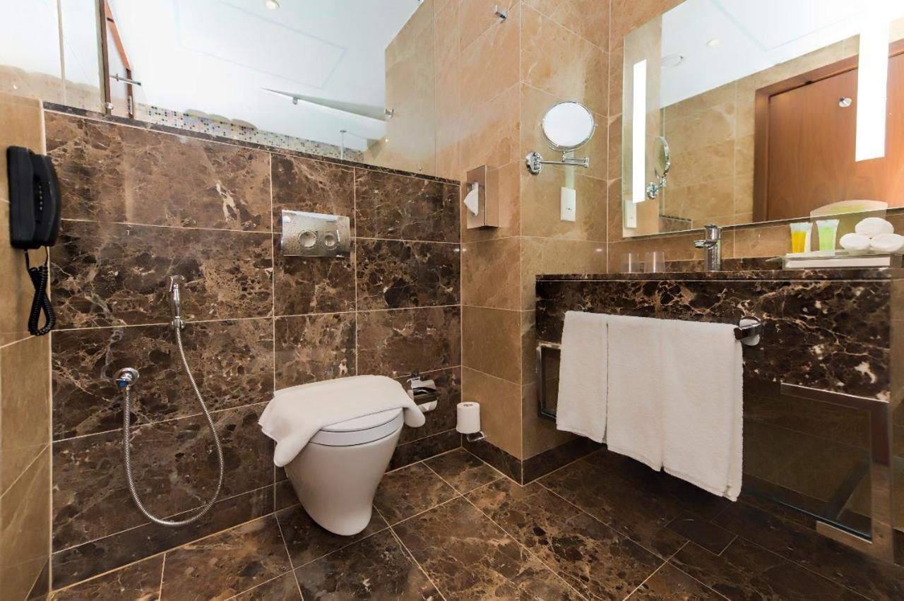 Holiday Suites Al Azizia Mecca Exterior photo Bathroom