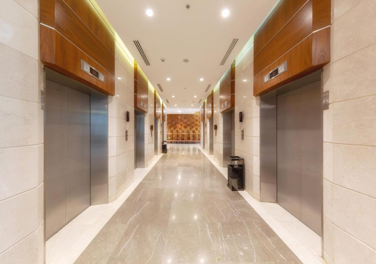 Holiday Suites Al Azizia Mecca Exterior photo The hotel's interior